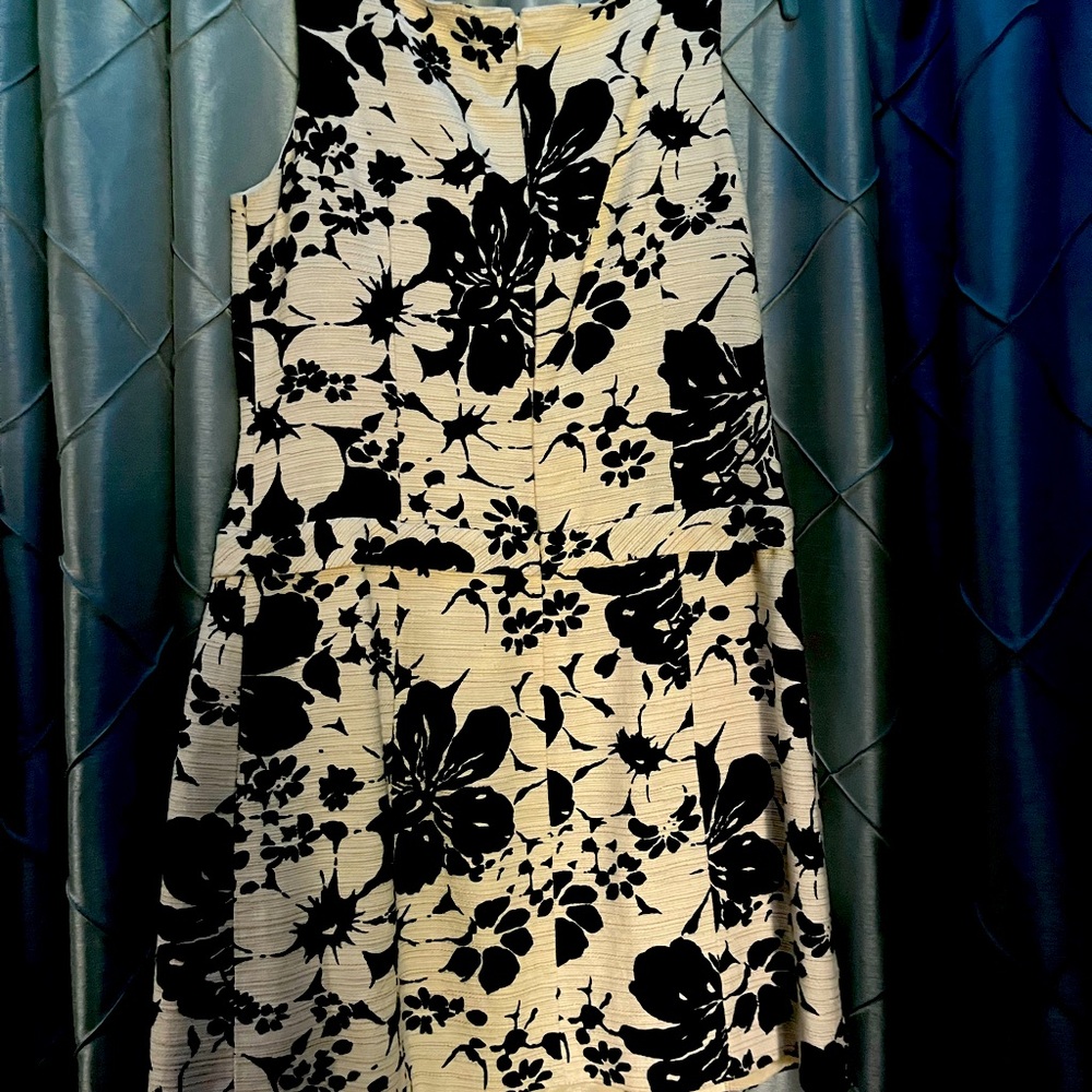 Black and white flowered Mini dress